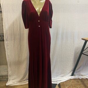 Elegant Burgundy Velvet Evening Dress